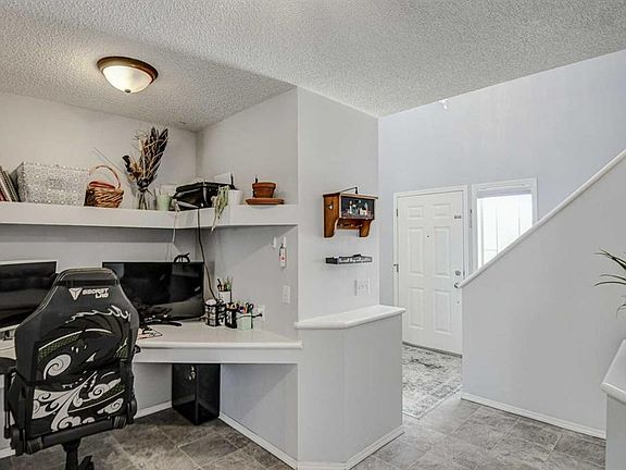 3rd image of 181 S Citadel Ridge Close NW