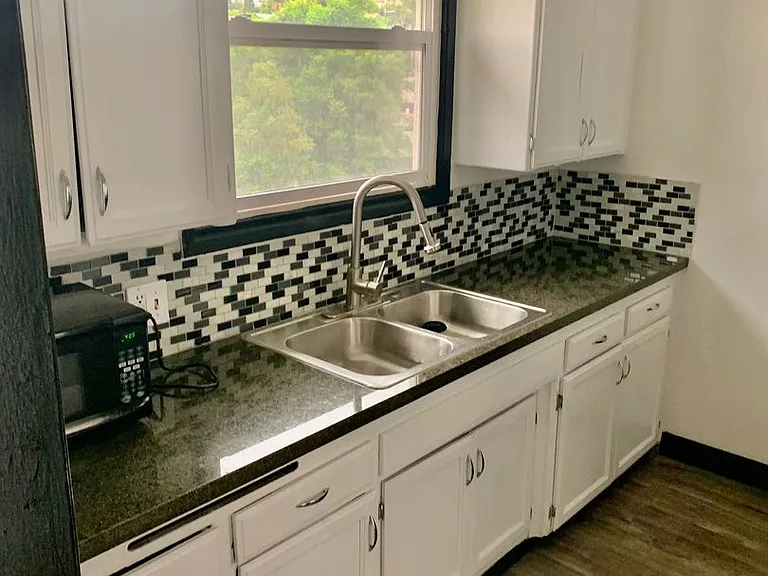 Manhattan Manor LLC — Photo 11