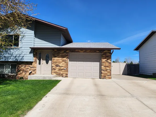 1378 Gum Ave, Dickinson, ND 58601