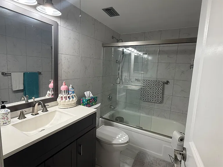 32 Abbey Ln #207 — Photo 15