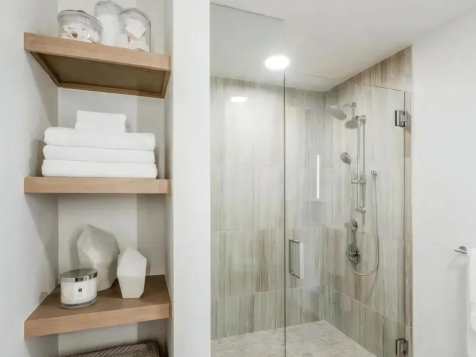 Walk In Showers and Built In Shelves