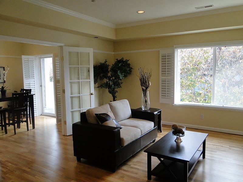 2nd image of 1532 Floribunda Ave APT 3