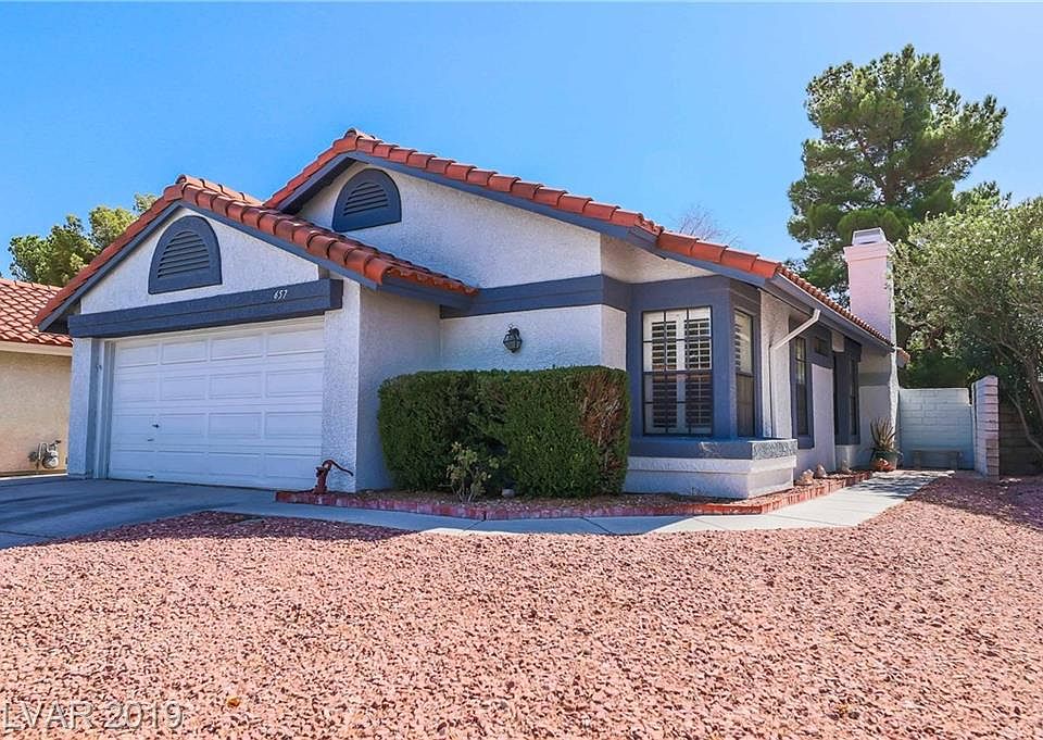 1st image of 657 Whispering Palms Dr