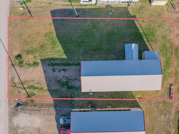 315 Tarpon Dr, Palacios, TX 77465