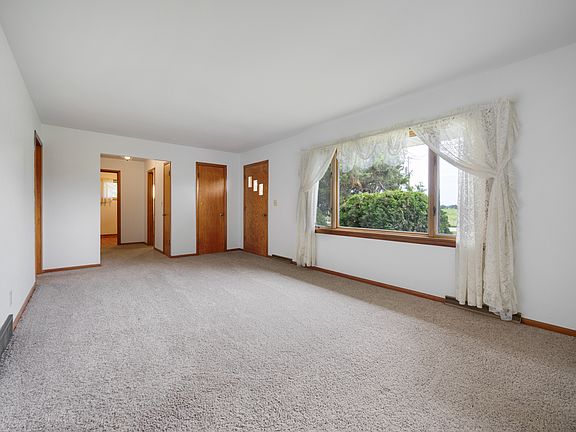 4th image of 21313 Anthony Rd