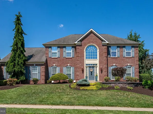8 Hidden Brook Way, Sinking Spring, PA 19608
