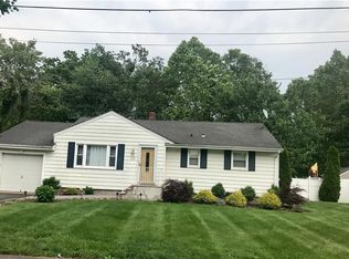 105 Lake Ct, Piscataway, NJ