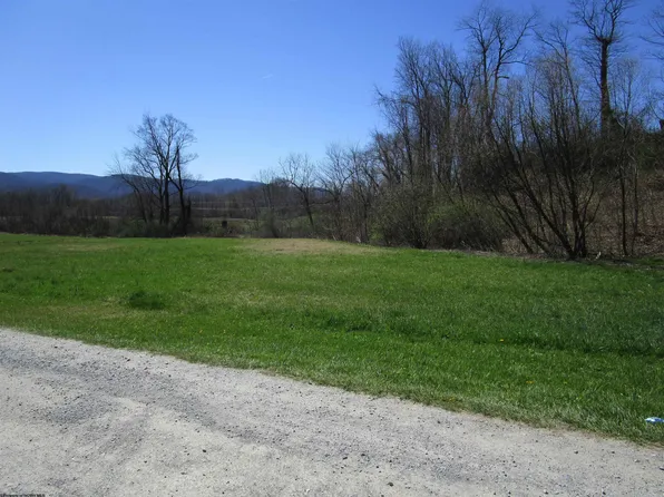 219/250 Highway Valley, Mill Creek, WV 26280