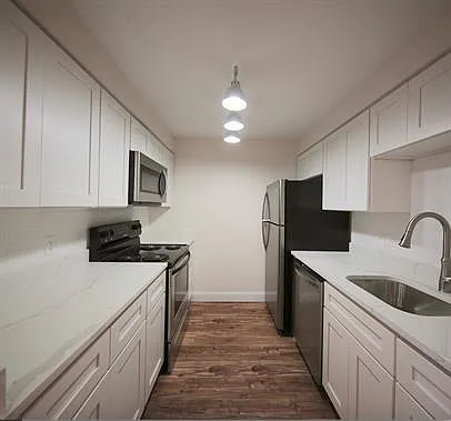497 Broadway St — Photo 1