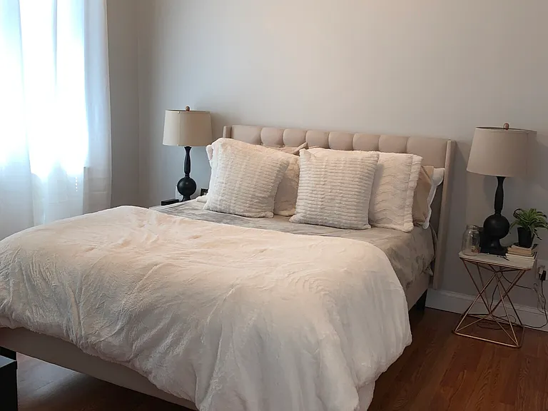 194 Marion St #1 — Photo 4