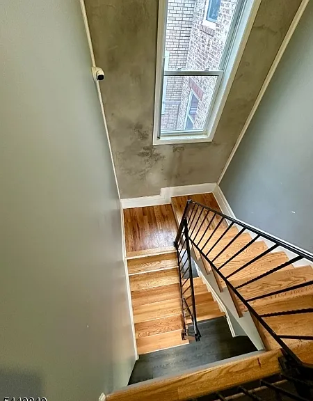 201-205 Marshall St #6 — Photo 14