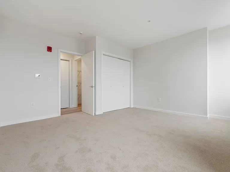 Altamont Apartments — Photo 64