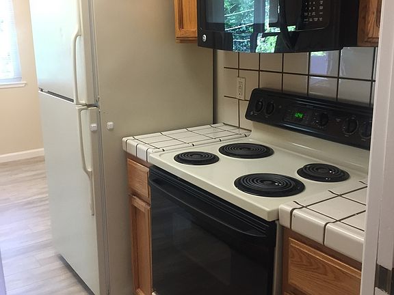 2nd image of 1601 Brookvale Dr APT 5