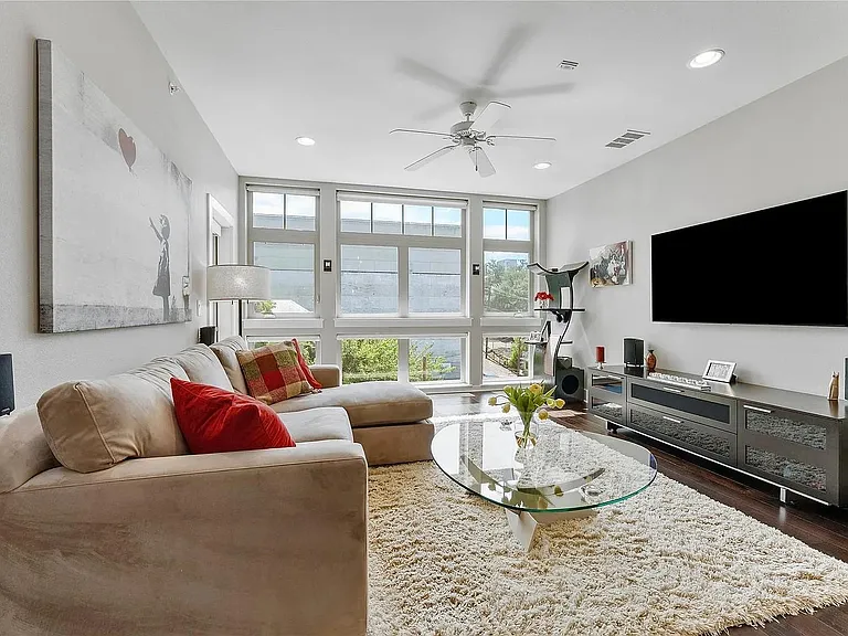 908 Nueces St #31 — Photo 12