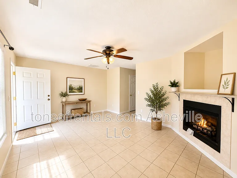 28 Rotunda Cir — Photo 4