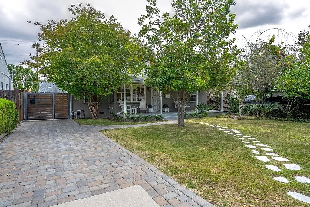 Building Photo - 5938 Simpson Ave
