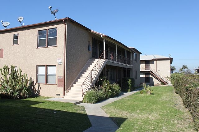 1st image of 1547 W 105th St APT A