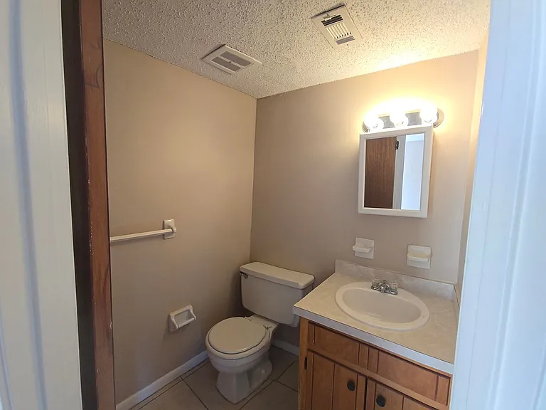 106 Valencia Dr — Photo 14