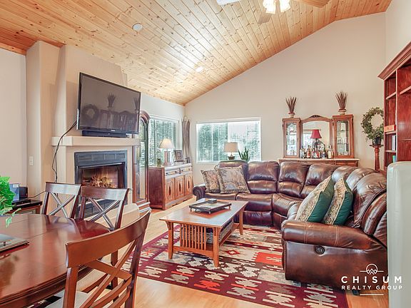 3rd image of 29 Taos Dr
