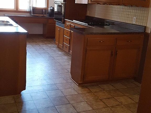 Kitchen - from entry hall