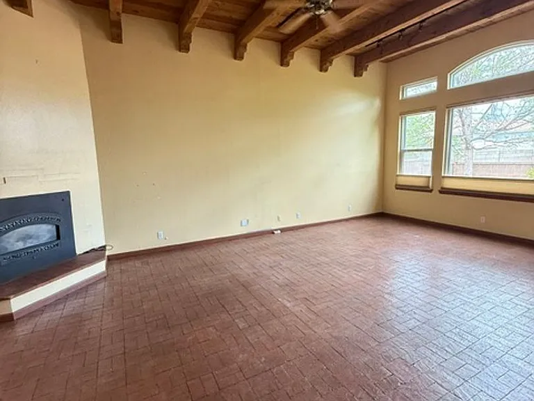 6105 Carousal Ave NW — Photo 16