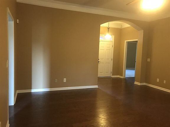 5th image of 110 Rockford Ct