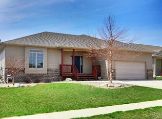 603 Emmett Trl, Harrisburg, SD 57032