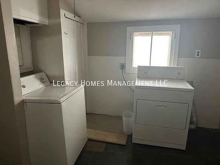 962 Lakeview Dr — Photo 5