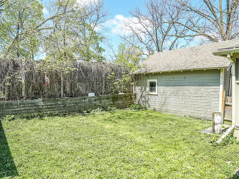 707 N Walnut St — Photo 15