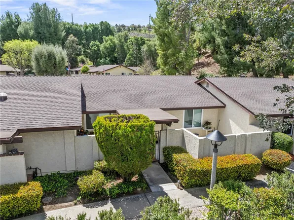 26335 Oakspur Dr Unit B, Santa Clarita, CA 91321