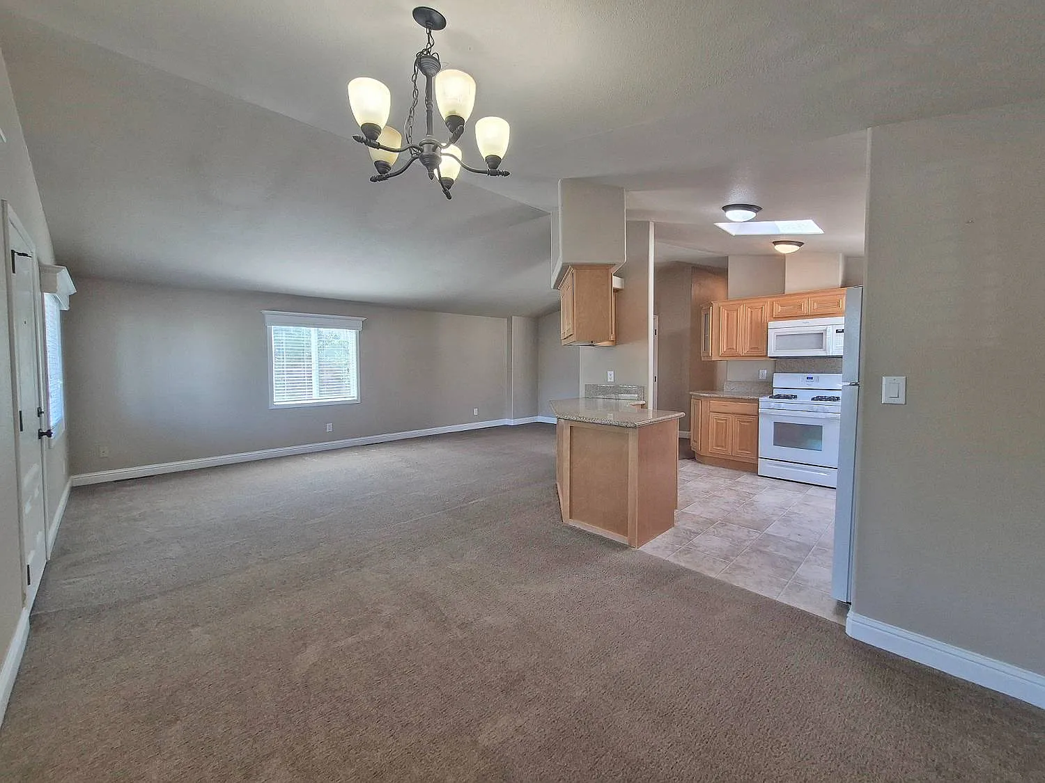 2 bed, 2.0 bath, 1250 sqft, $1,699 — Photo 4