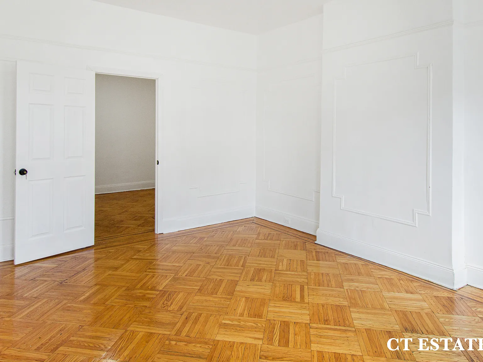 2821 Avenue D — Photo 3