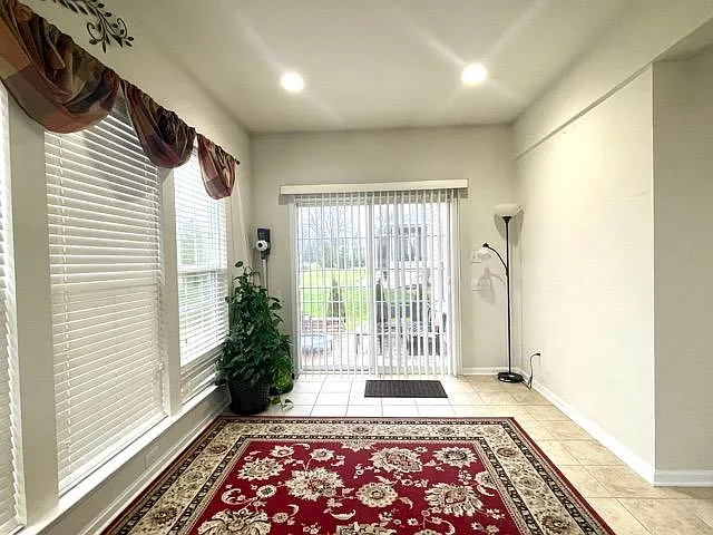 674 Empire Dr — Photo 11