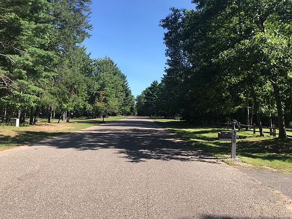5th image of 520 N Maple Hill Dr