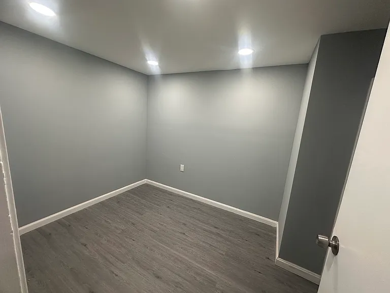 336 Ege Ave #B — Photo 4
