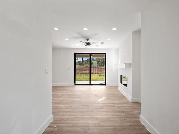 5th image of 711 Paleface Ranch Rd Unit 3