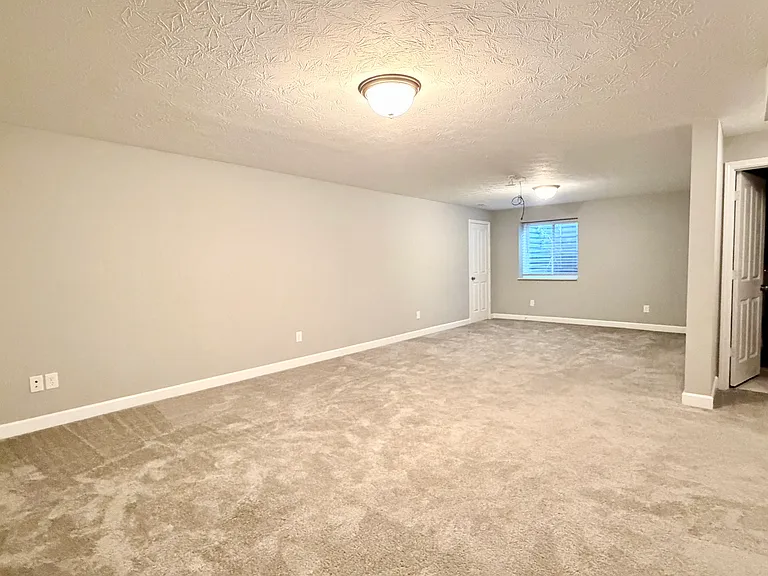 15660 Monson Dr — Photo 41