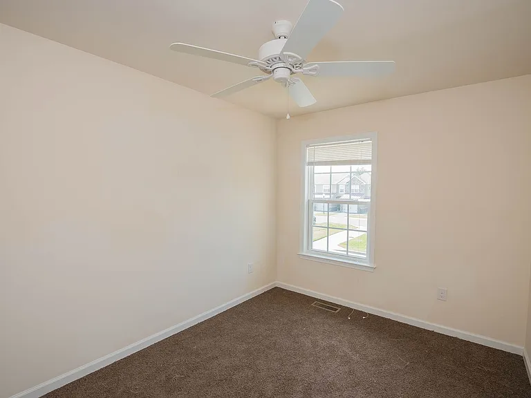 403 Parkview Ct — Photo 65