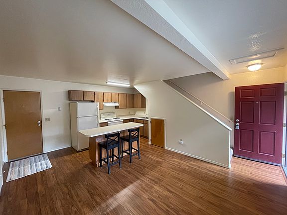 3rd image of 1039 9th St APT 4