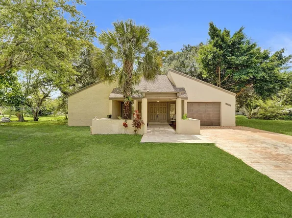 9120 SW 49th St, Cooper City, FL 33328