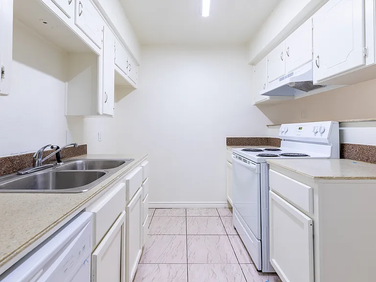 756 E Pecan St #756 — Photo 16