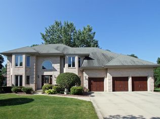 243 Millcreek Ln, Naperville, IL 60540