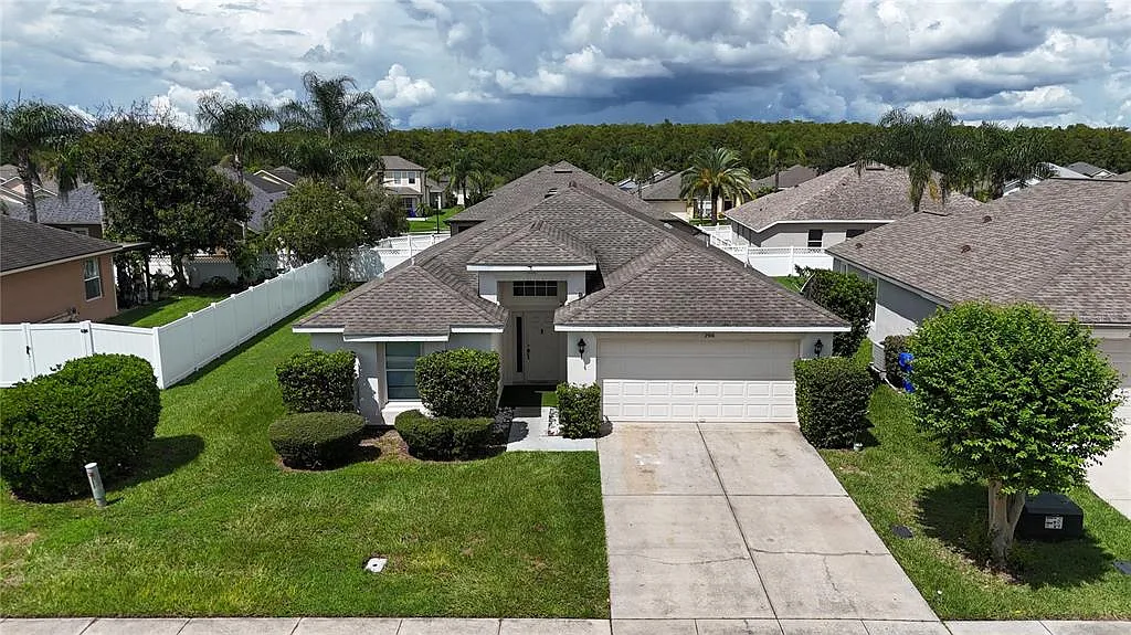 4 bed, 2.0 bath, 1854 sqft, $2,500 — Photo 2