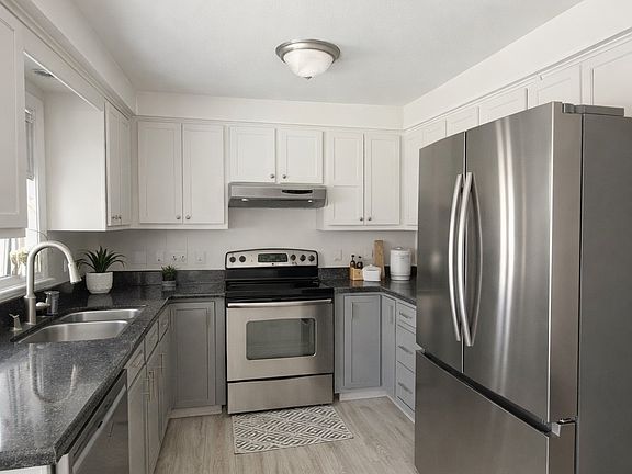 4th image of 49 Illsley St #49