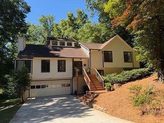 2nd image of 2851 Pine Cone Ln