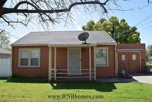 440 Lampasas Ave Photo 1