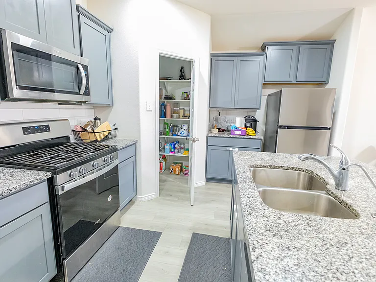 6321 Wales St — Photo 47