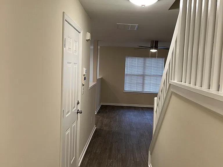 10281 University Park Ln — Photo 2