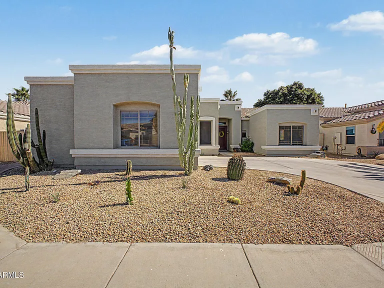 765 W Ebony Way — Photo 1