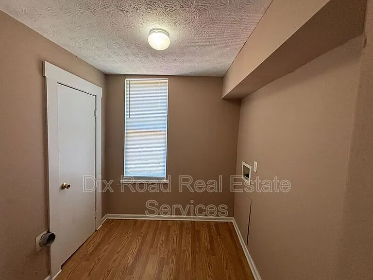 704 Baltimore St — Photo 12